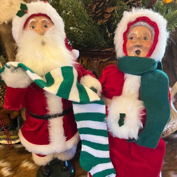 Santa with Stocking, Mrs Claus and Puppy with Skate - Picture 1 of 9